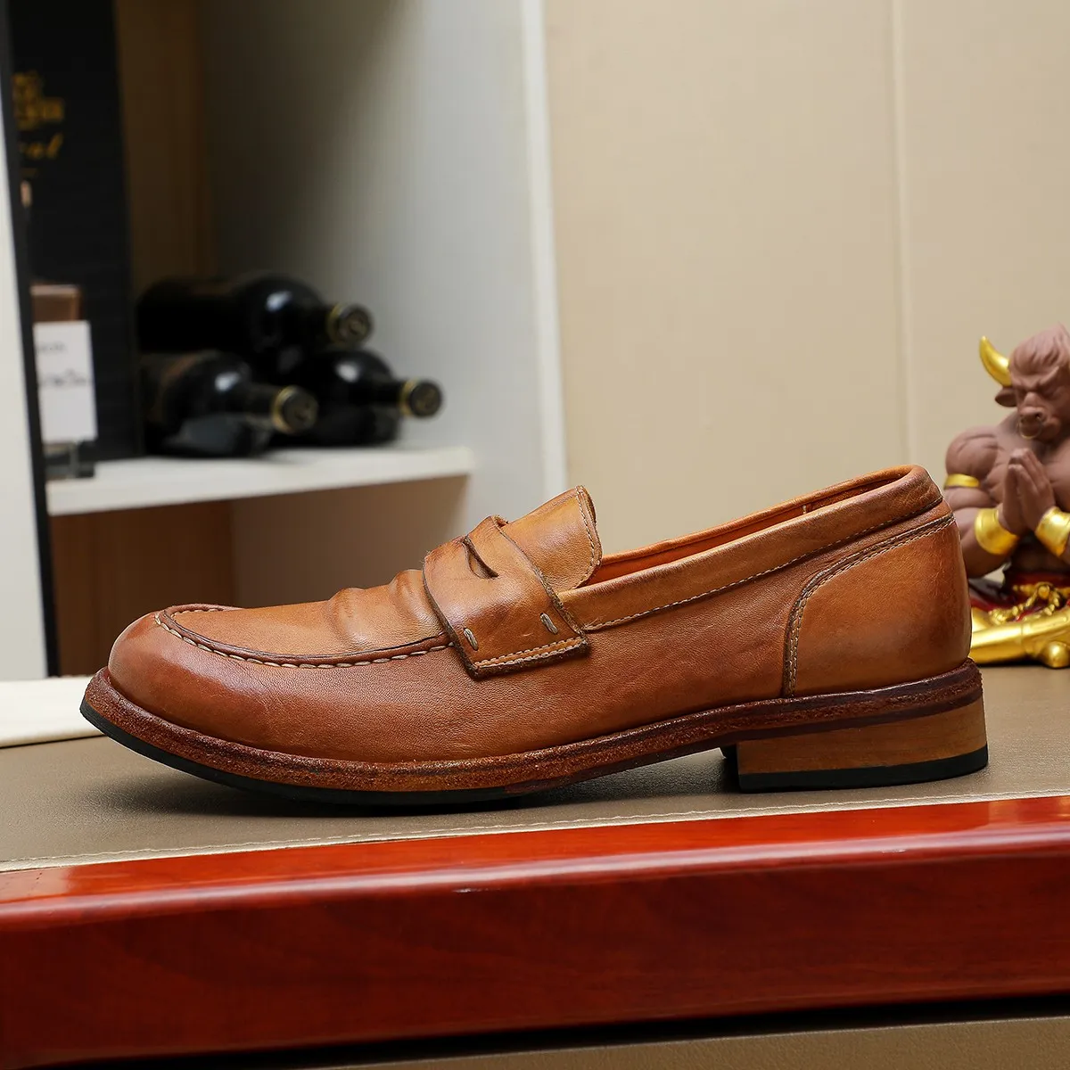 Men's shoes 💰920 💰 Louis Vuitton LV ® Autumn and Winter 🆕 models 🔛Full shoe counter First layer cowhide, 🐂Leather lined casual shoes for men, super soft outsole, a must for driving. Counter synchronization Original first layer cowhide Completely 1:1 mold customization 🌹Top version, 3 colors available! Number: 38-45 (37.46. Customized)